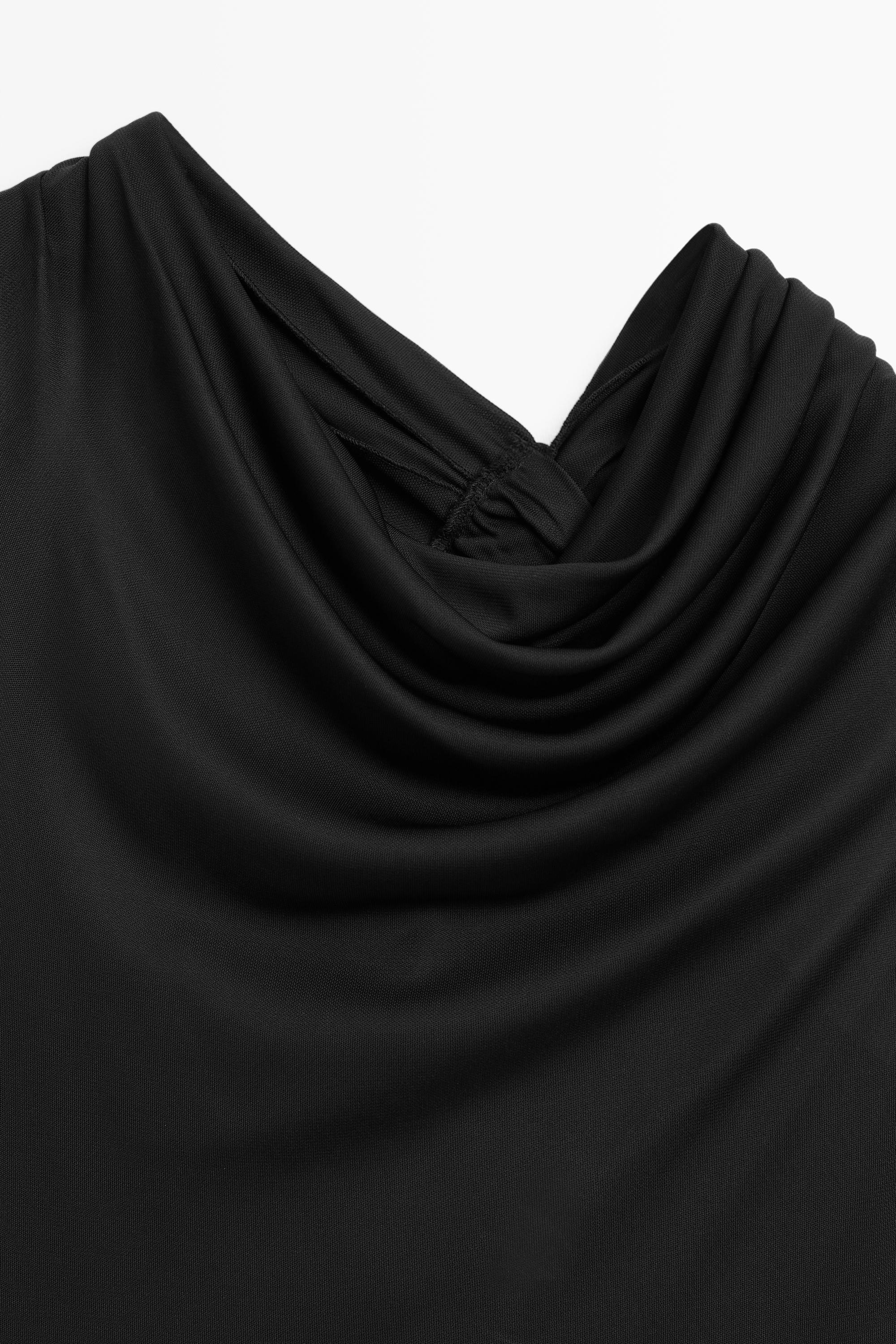 Flowing top with knot detail